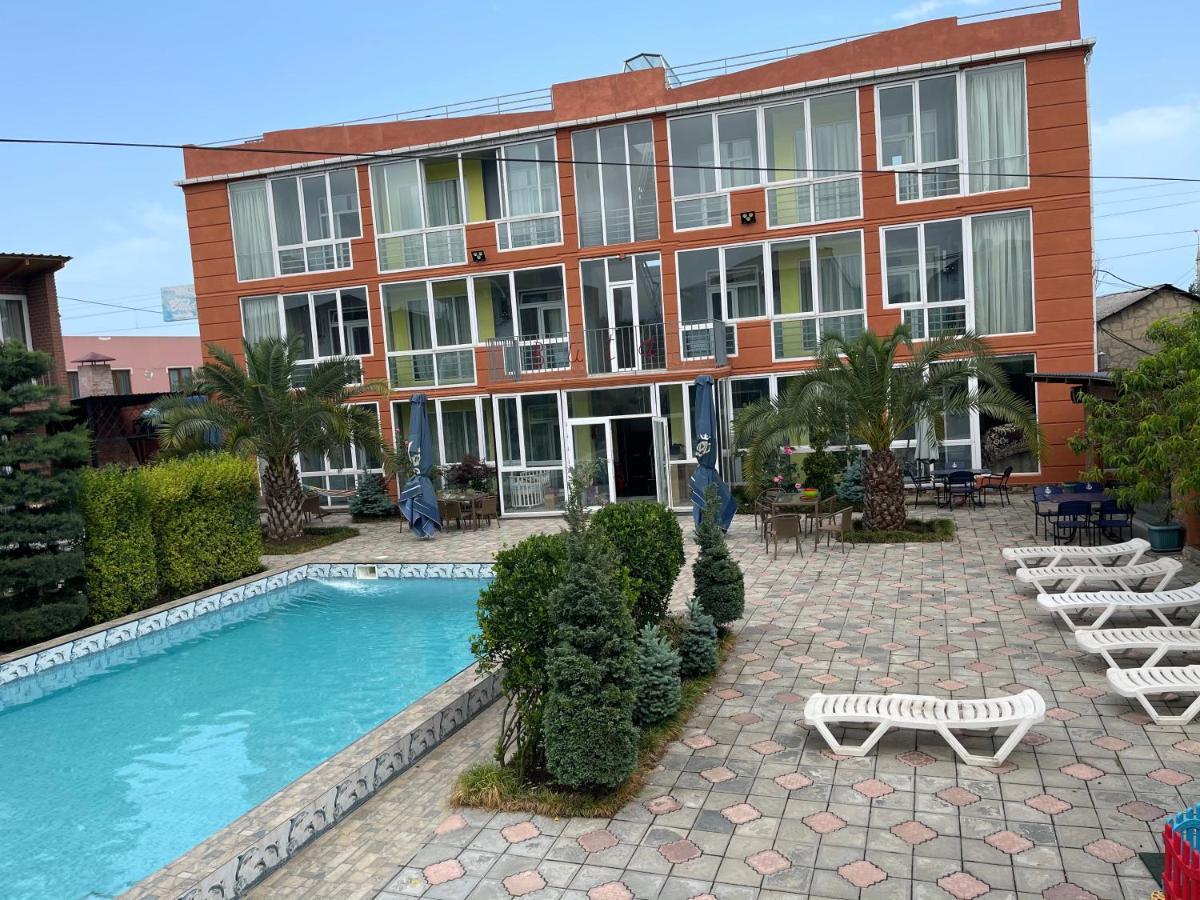 Hotel Buta Batumi Exterior foto