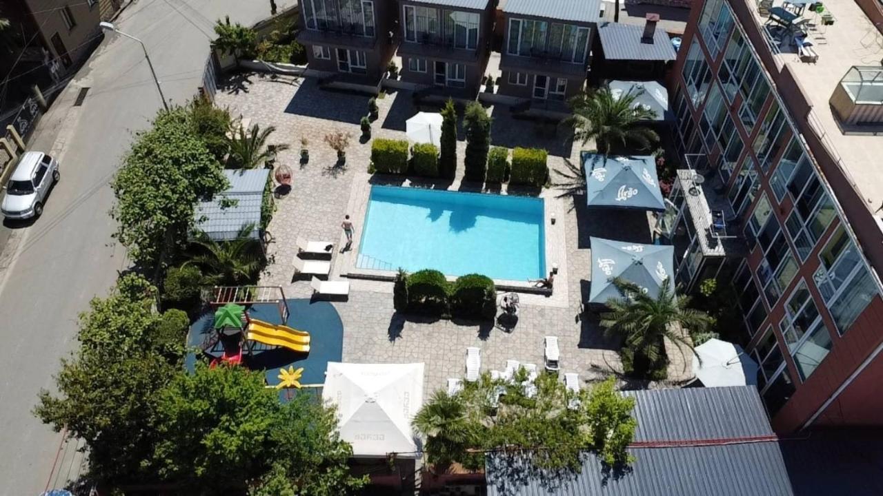 Hotel Buta Batumi Exterior foto