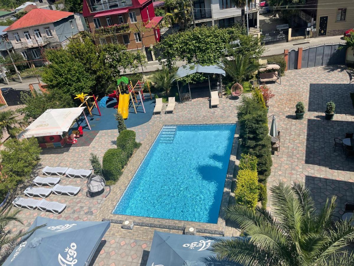 Hotel Buta Batumi Exterior foto